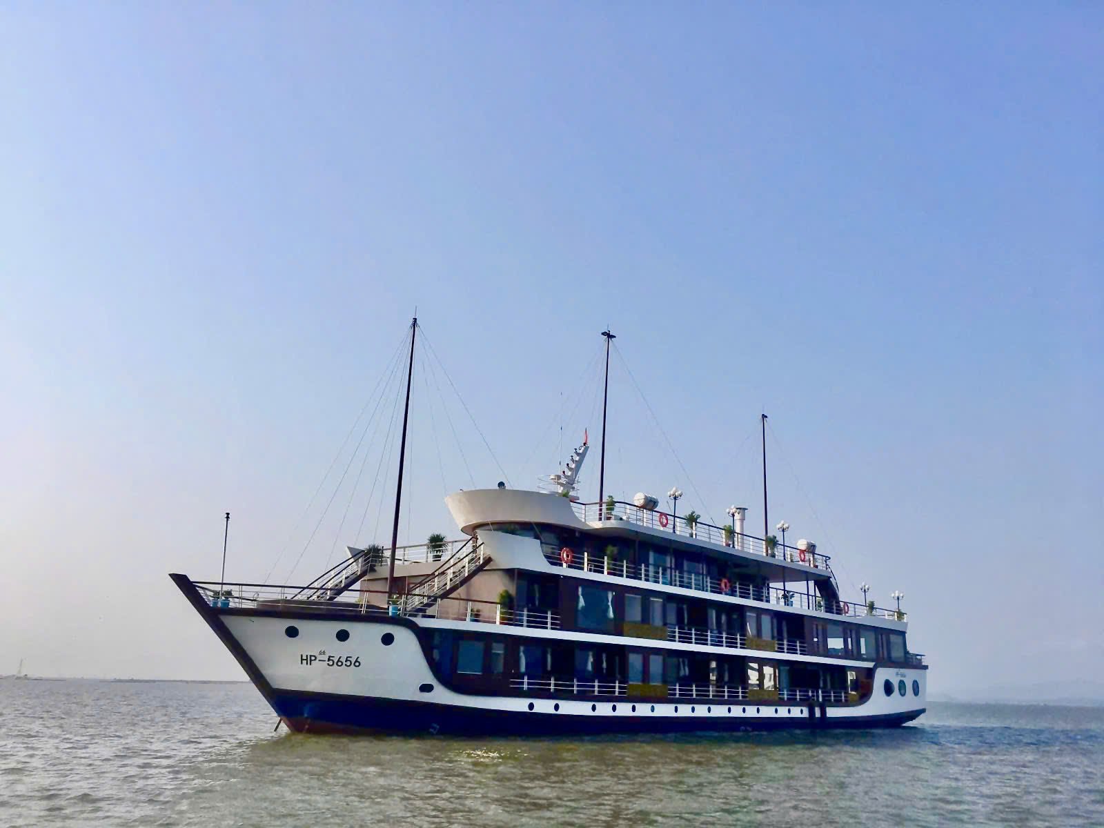 Le Journey Elegance Cruise 3D2N – Lan Ha Bay01