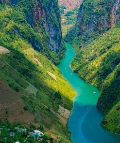 Ha Giang Loop 3 Days 3 Nights Tour From Hanoi/Sapa  With Easyrider